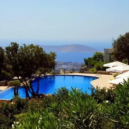 Geris Sleeps 6 With Pool And Air Con 빌라 Giris