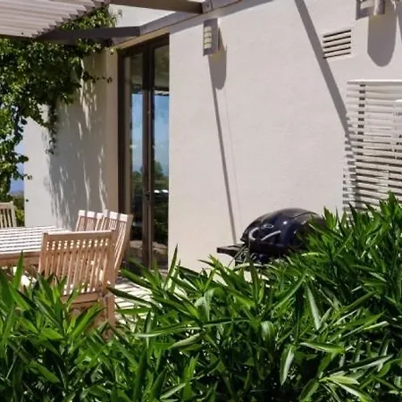 Geris Sleeps 6 With Pool And Air Con 빌라 *