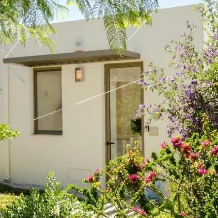 빌라 Geris Sleeps 6 With Pool And Air Con Giris